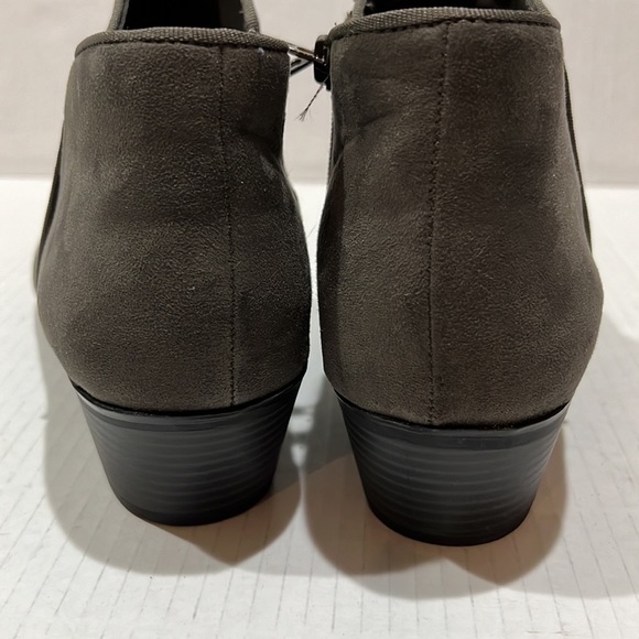 STYLE & CO Wileyy Gray Faux Suede Ankle Booties Women's size 10.5M - Picture 7 of 7